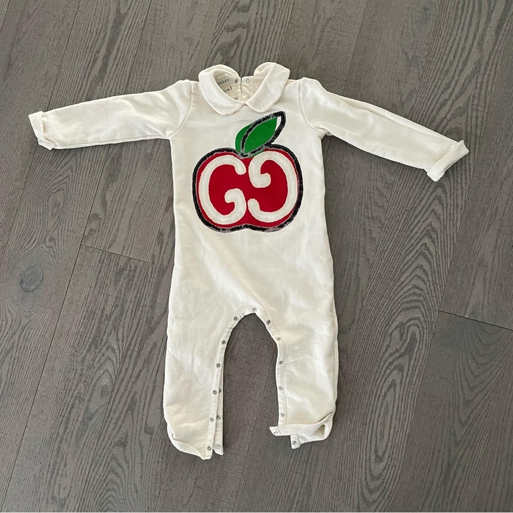12-18m Authentic Gucci Apple Onsie